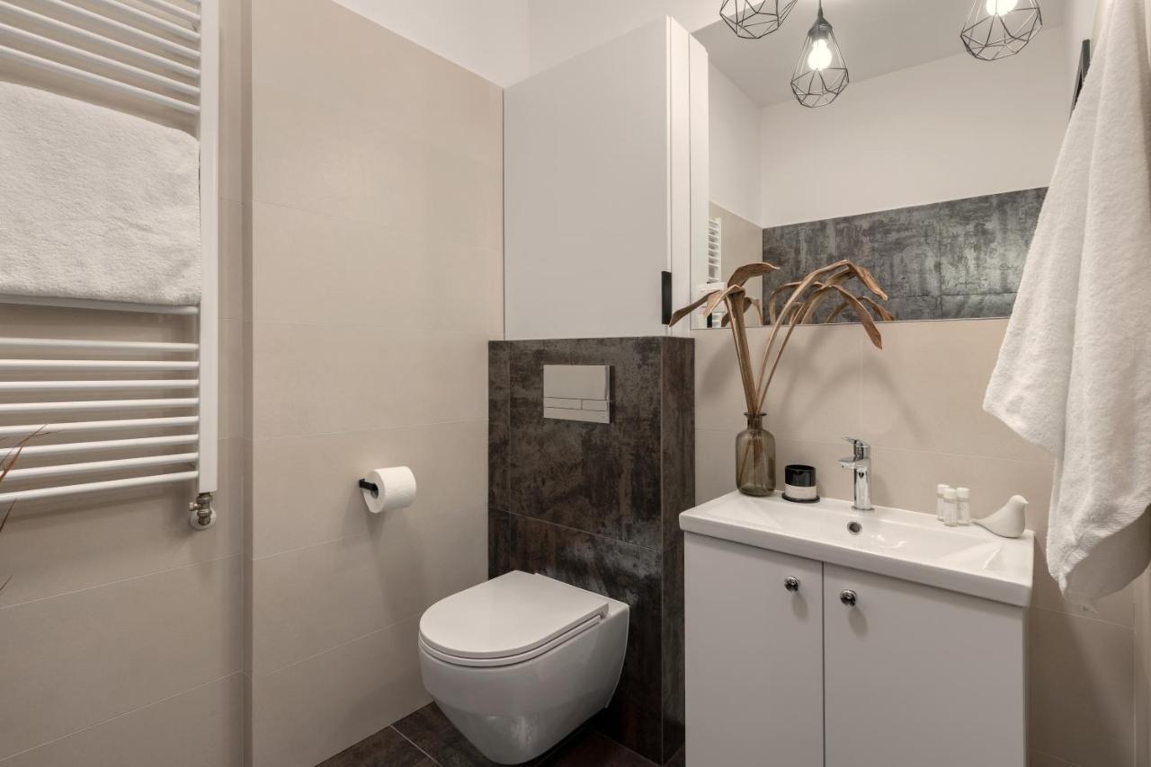 Harbor Apartments - Sobieskiego カトヴィツェ エクステリア 写真